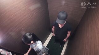 ABF-068 [中文字幕] 八掛うみ - 密室 在密著空間體溫與呼吸融化的零距離SEX