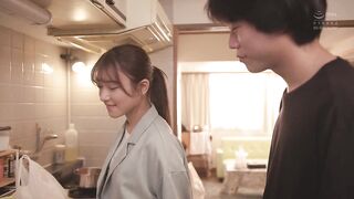 EBWH-070 [中文字幕] 佐藤しお - 交了人生第一個女朋友 脫了衣服之後…穿著衣服完全看不出來擁有一對美麗的胸部！興奮大爆炸的我猛烈幹下去