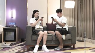 【小宝寻花】今晚约了个白衣妹子TP啪啪，蹲着口交少妇摸逼调情骑乘后入猛操