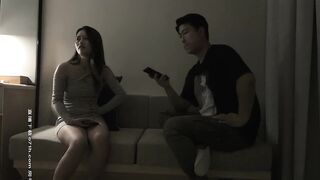 【小宝寻花】酒店约炮迟到身材高挑的兼职外围穿着高跟干口爆吞精