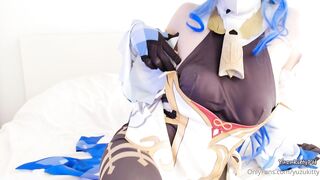 Yuzukitty OnlyFans 甘雨原神cosplay性感勾引男孩 甘雨原神COS来袭 柚子猫化身甘雨秘书 领略二次元的肉体盛宴