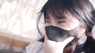 【悠米】《放学后的保健室》男同学借着发烧的名义来医务室看病，量完体温，护士小姐打算给他开点药，转身去拿药的时候，被学生从后面捂住口鼻迷晕了过去