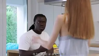 上集—欧美极品美女背上背包去旅行，被黑人大吊摄影师狂操
