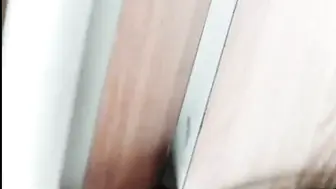 成都大二学生在上课的时候脱了裤子自慰