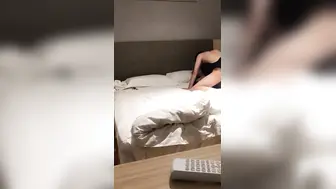 新婚小夫妻蜜月激情性爱视频 高颜值新娘粉嫩骚穴被无套内射 白浆四溢无比淫骚！