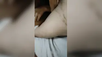 头发百变的萝莉樱子为表哥口交 清纯长相让人心里酥酥麻麻的