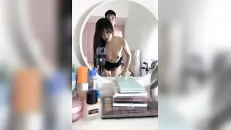蜜桃少女黑丝露脸情趣装诱惑跟大鸡巴小哥哥激情啪啪大秀