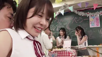 HUNTC-508 [中文字幕]超级新鲜！来点新鲜采摘的女学生怎么样？”学校节日摊位上开设了一家水果店，你可以和女学生一起用餐！！中城葵 柏木こなつ 白浜美羽