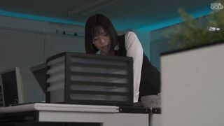 MGOLD-012 [中文字幕] 二之宮りえな - 公司沒有存在感的大屁股平底眼鏡OL，只要一叫她，就讓你馬上做愛，技術高超得離譜，讓我射精多次直到蛋蛋被掏空